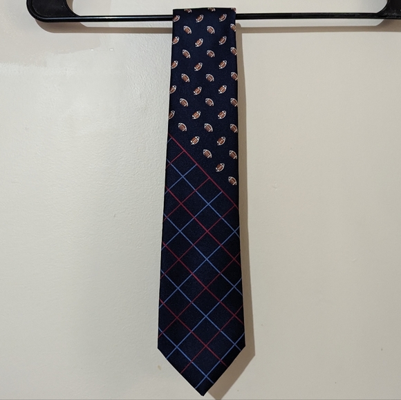 LAST DAY Izod Football Grid Tie 3" width New With Tag - Picture 3 of 9
